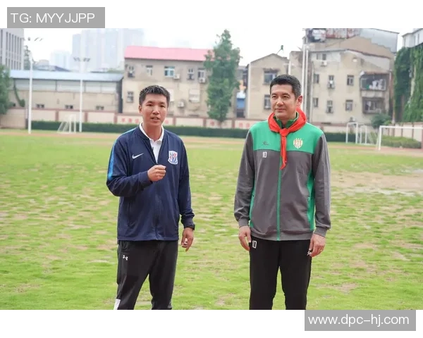 足球明星杨晨的父亲背后的故事与对儿子的影响