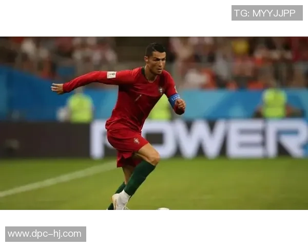 足球明星斯基拉奇的传奇生涯与对足球的热爱之路